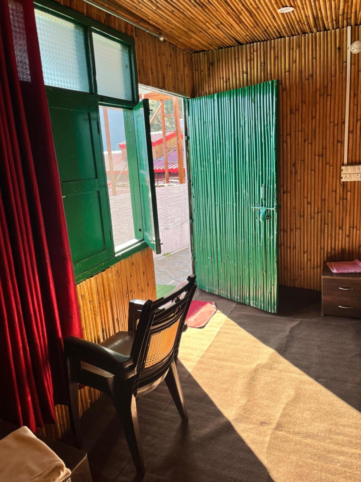 Pahaadi Dhun Homestay Chamba  エクステリア 写真